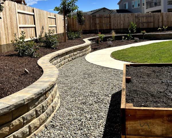 retainin wall landscaping